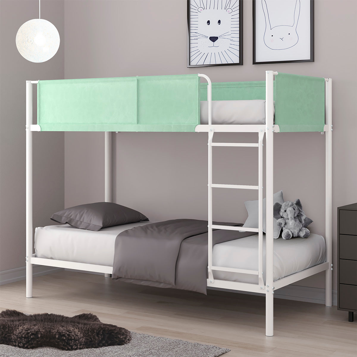 Lit superposé 2 couchages 90x190 cm en métal blanc avec barrières de sécurité en tissu vert pastel. Échelle droite intégrée. Design moderne et épuré, idéal pour une chambre d’enfant ou d’adolescent. Gain de place et confort assurés.