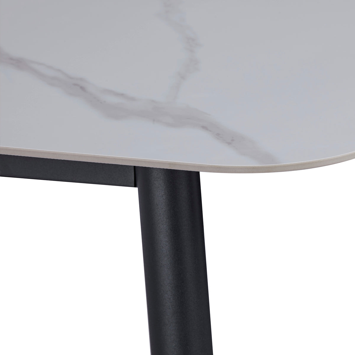 Détail du plateau de la table à manger rectangulaire 4 - 6 places DIVA dimensions 140 x 80 cm en finition stratifié aspect marbre blanc